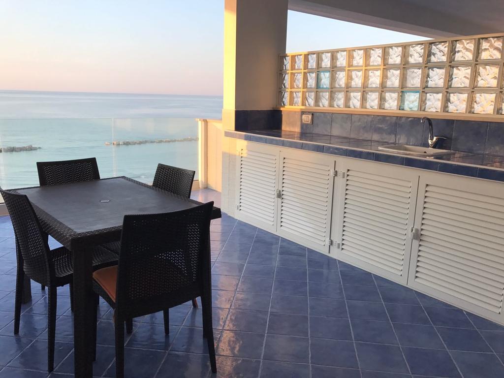 Apartment Sea View Термоли Экстерьер фото